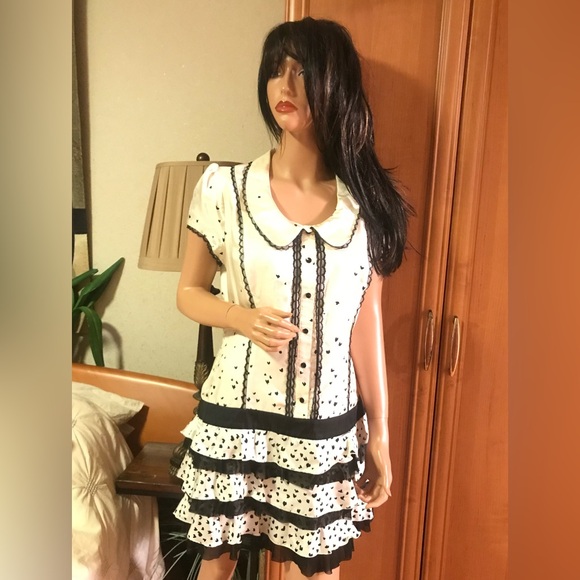bebe Dresses & Skirts - Bebe White & Black Short Sleeve Mini Flirty Dress in sz L. Like new.